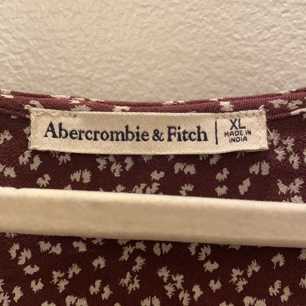 Brown Patterned Blouse - image 3